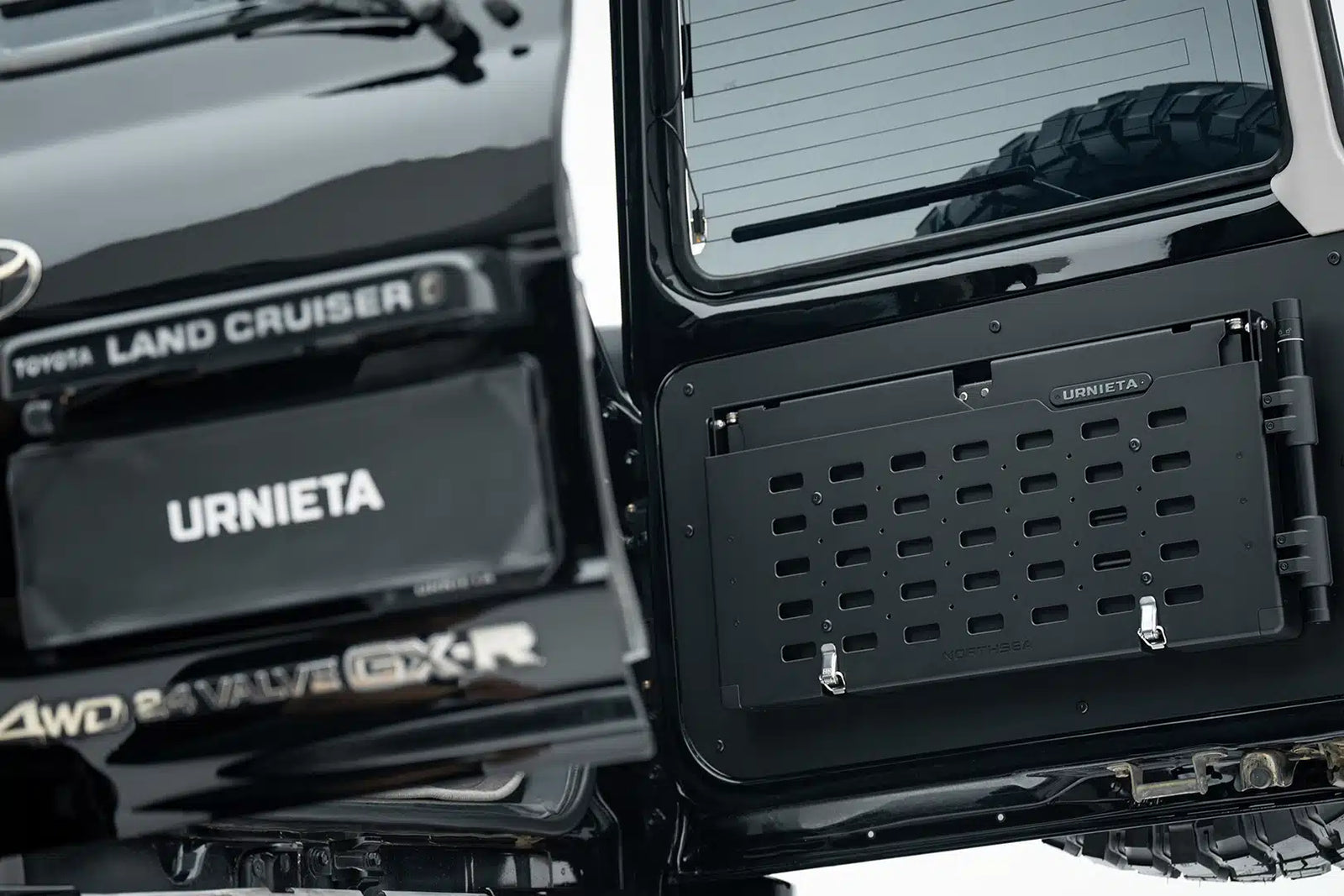 URNIETA Tailgate Drop Down Platform Table| 80 Series LandCruiser