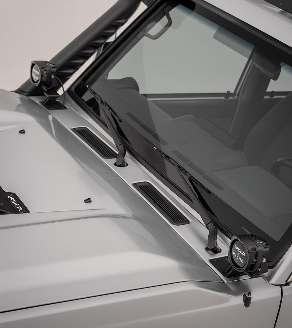 URNIETA Windshield Light Mount System detail view | PVS Automotive