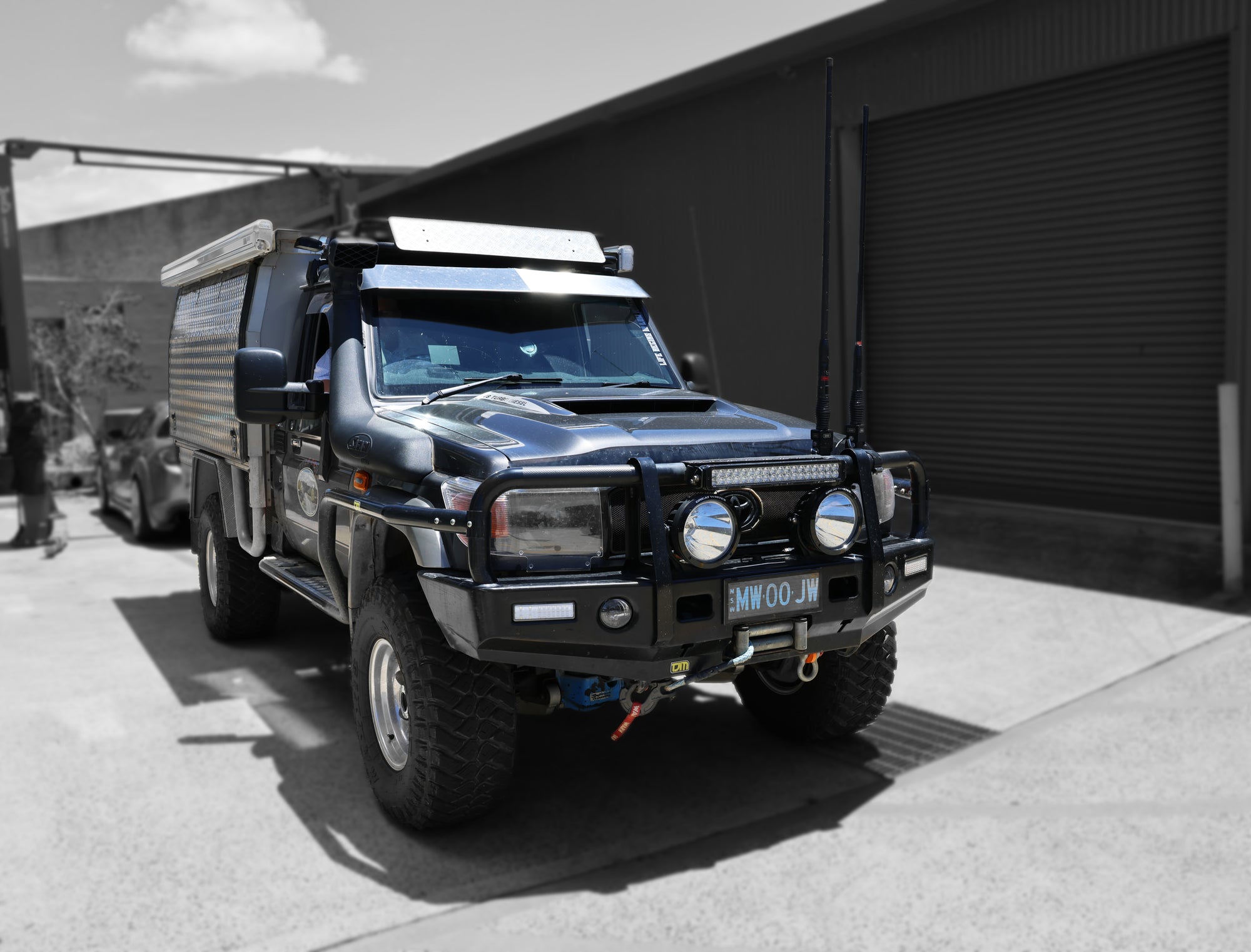 Mwoo Graphite Grey 79 Series LandCruiser